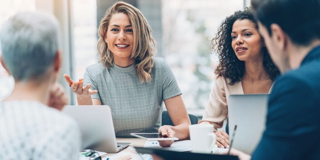 No eres un número: la gestoría que habla tu idioma