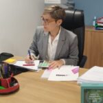 Contratar en España da vértigo. Entre el salario bruto, la retención y, sobre todo, la Seguridad Social, meter a alguien nuevo en el equipo parece más un acto de fe que una decisión de negocio. Sin embargo, mientras tú haces malabares con el Excel, hay empresas en Valencia que están expandiendo sus plantillas con coste de Seguridad Social cero.